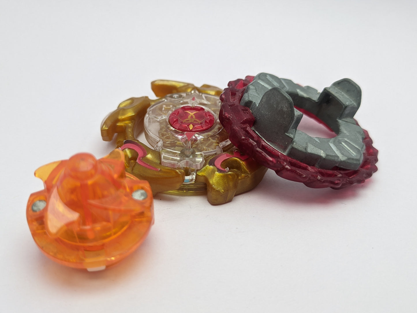 Alter Cognite Gold (3) Beyblade Burst Red Eye Merch