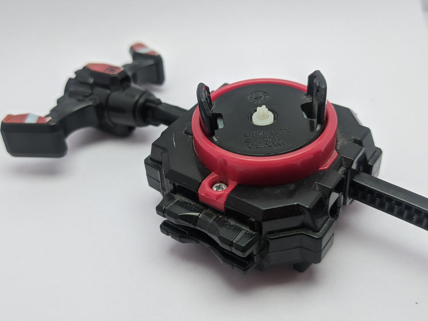 LR Launcher (3) Beyblade Burst Red Eye Merch