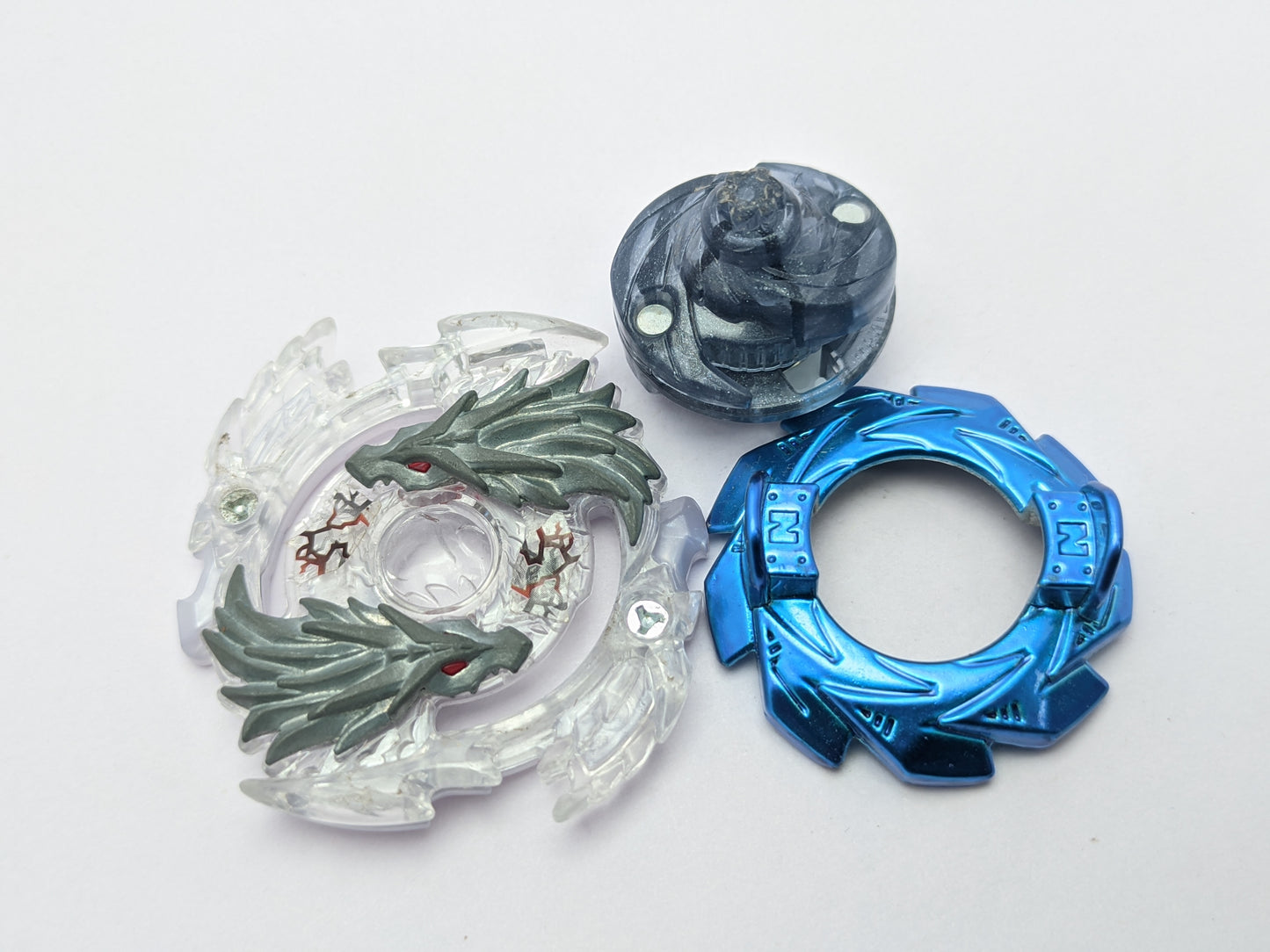 Takara Tomy Lost Luinor Nine Spiral Beyblade Burst - Red Eye Merch