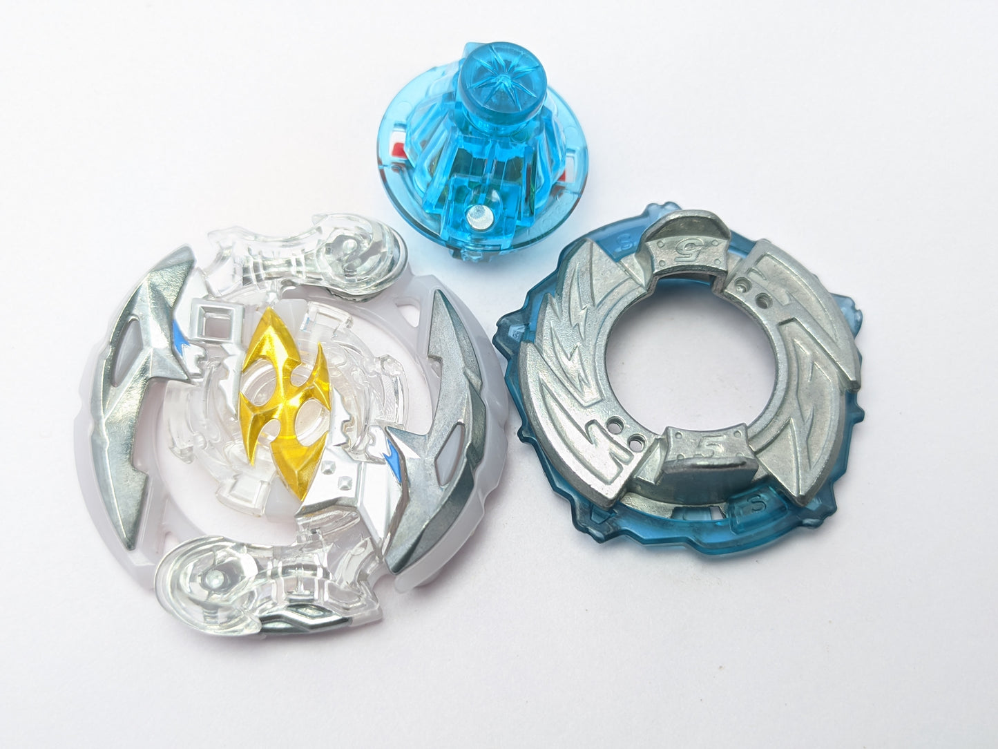 Takara Tomy Crash Roktavar 5Cross Volcanic - Beyblade Burst - Red Eye Merch