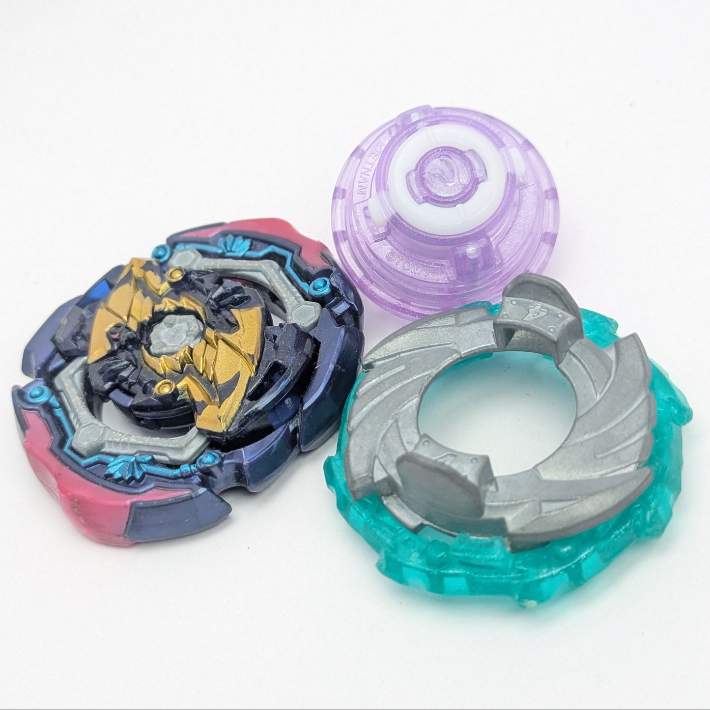 Takaratomy Judgement Joker Beyblade Burst - Red Eye Merch