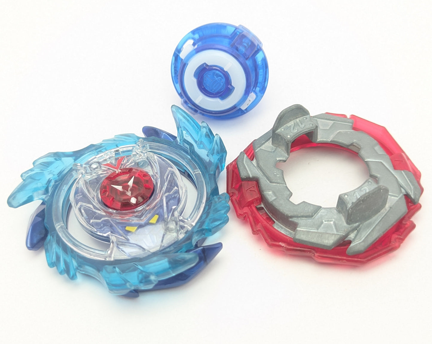 Takaratomy Genesis Valtryek - Beyblade Burst - Red Eye Merch