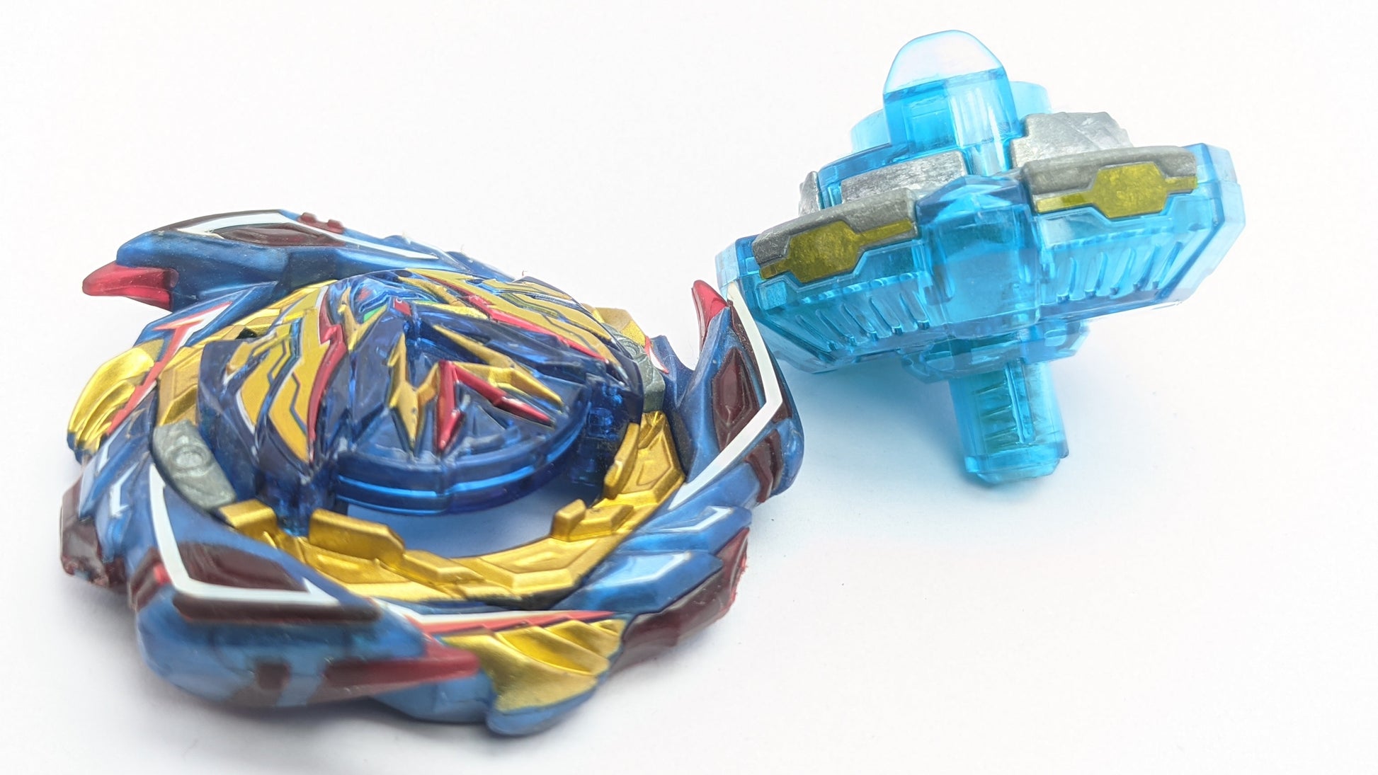 Savior Valtryek Red Eye Merch (3)