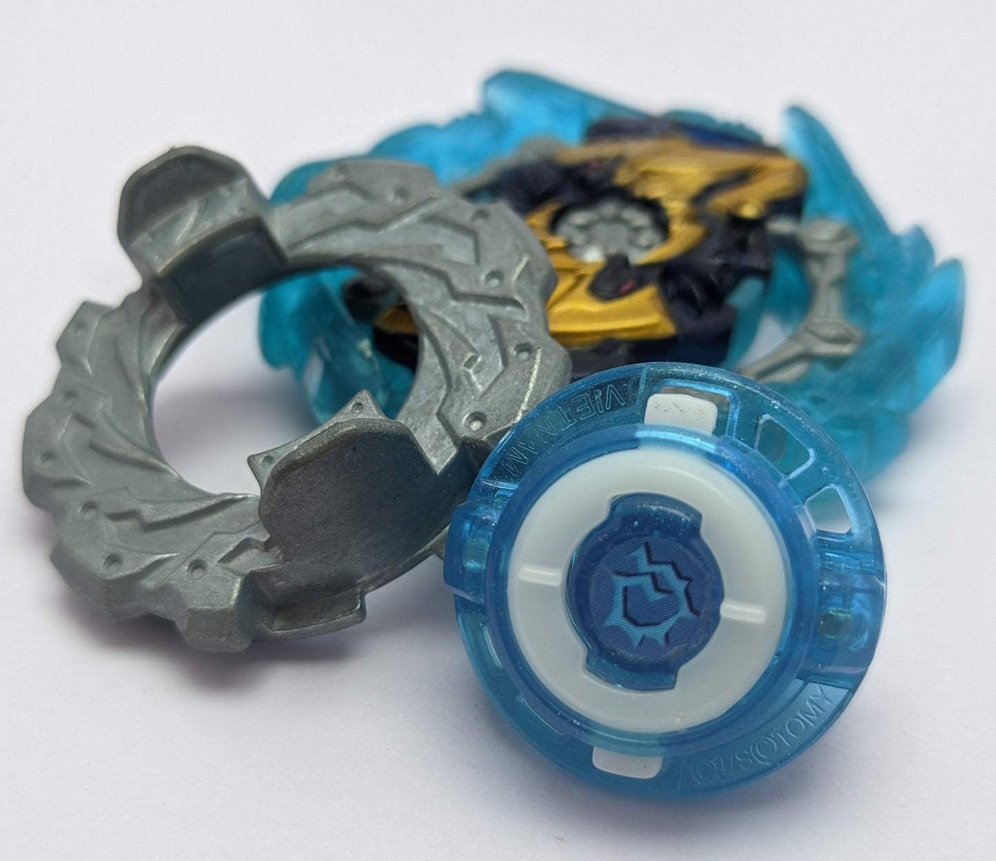 TAKARA TOMY Bushin Joker Beyblade Parts 2 Burst GT Red Eye Merch