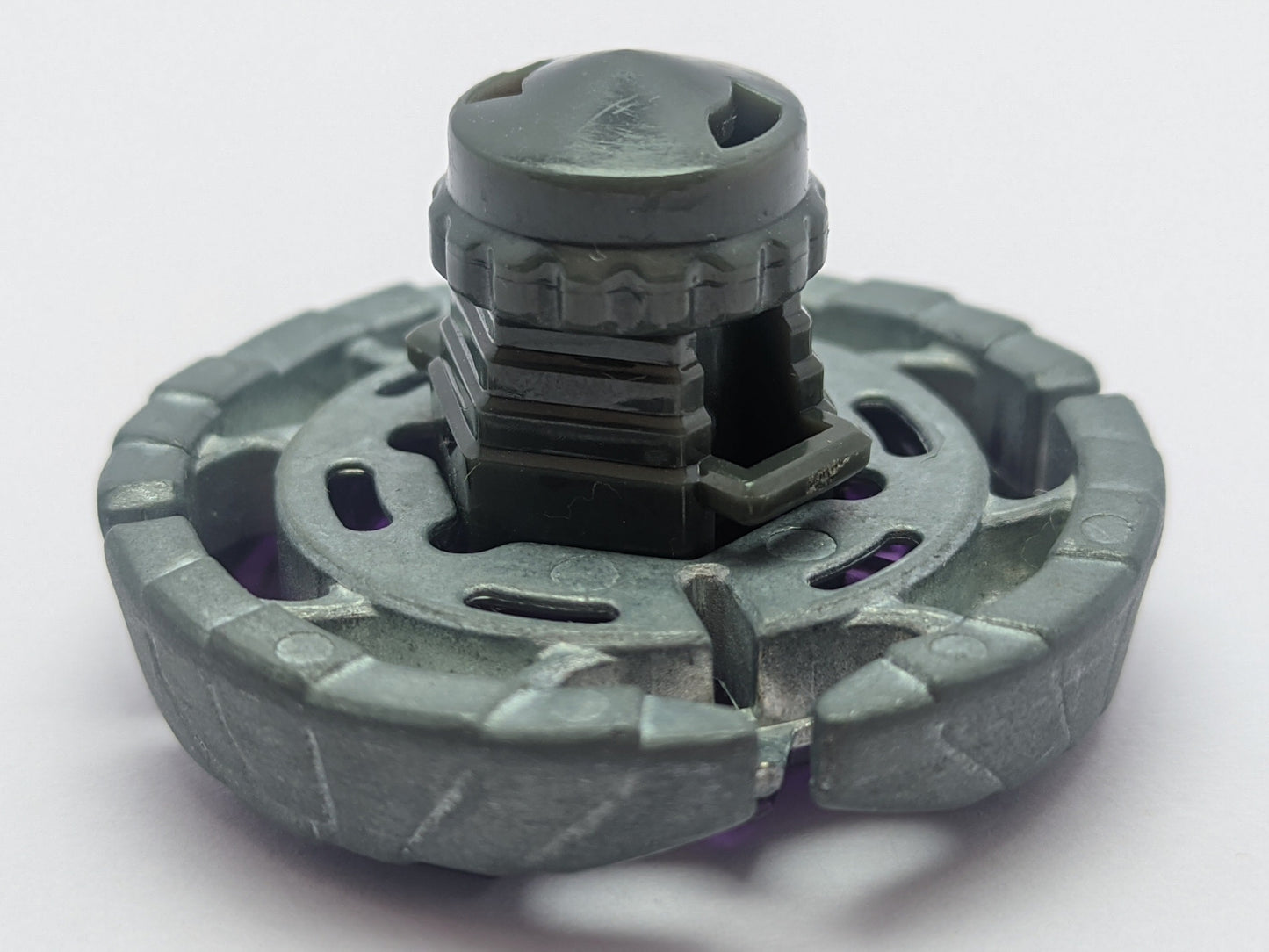 TAKARA TOMY Earth Eagle Beyblade Bottom View Metal Fusion Red Eye Merch