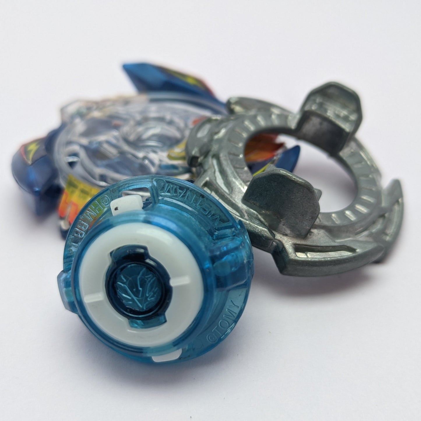 Victory Valtryek (3) Beyblade Burst Red Eye Merch