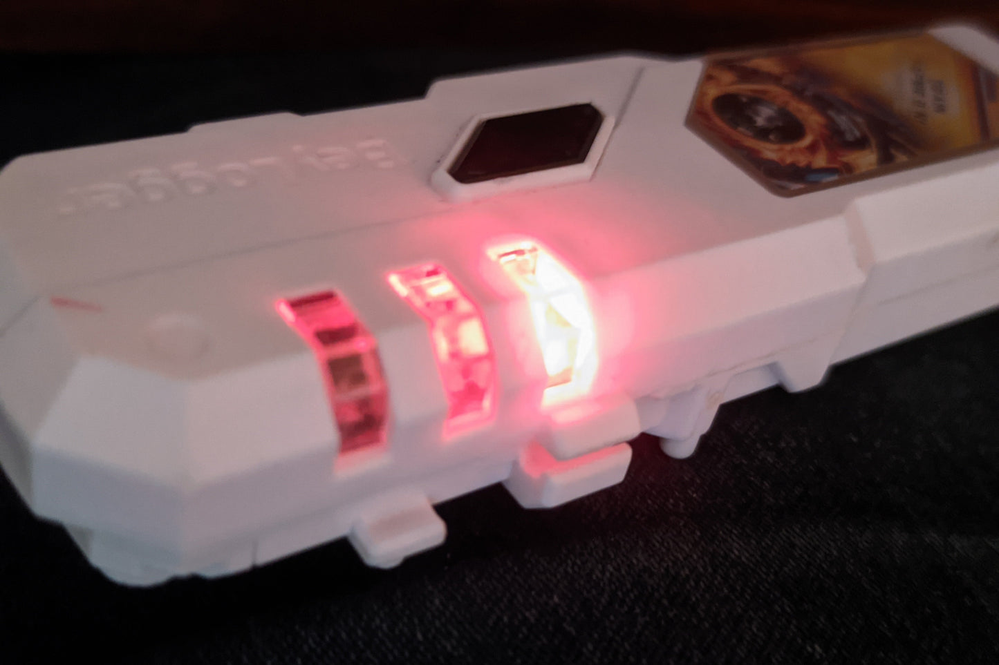 Bey Logger [Drain Fafnir] (4) Beyblade Burst Red Eye Merch