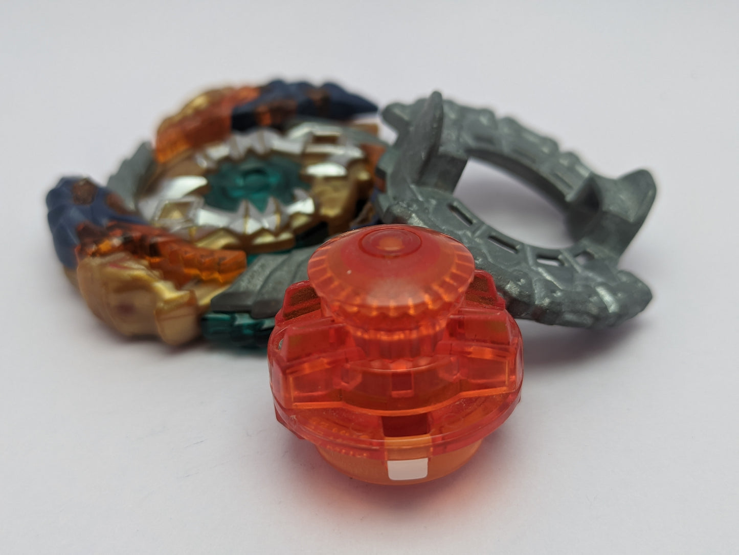 Geist Fafnir (2) Beyblade Burst Red Eye Merch