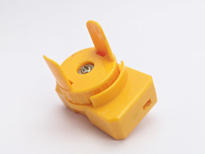 Takara Tomy Plastic Generation - Beyblade Launcher [Yellow]