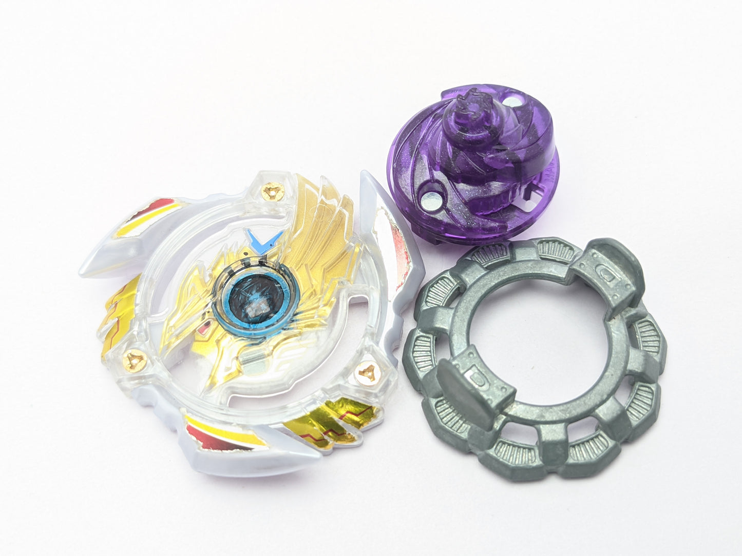 Takara Tomy Victory Valtryek [White/Gold] Beyblade Burst - Red Eye Merch