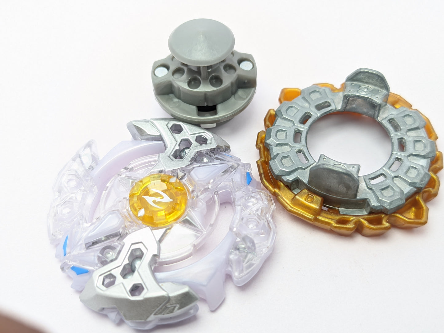 Takara Tomy Galaxy Zeutran [White] [Bearing] Beyblade Burst - Red Eye Merch