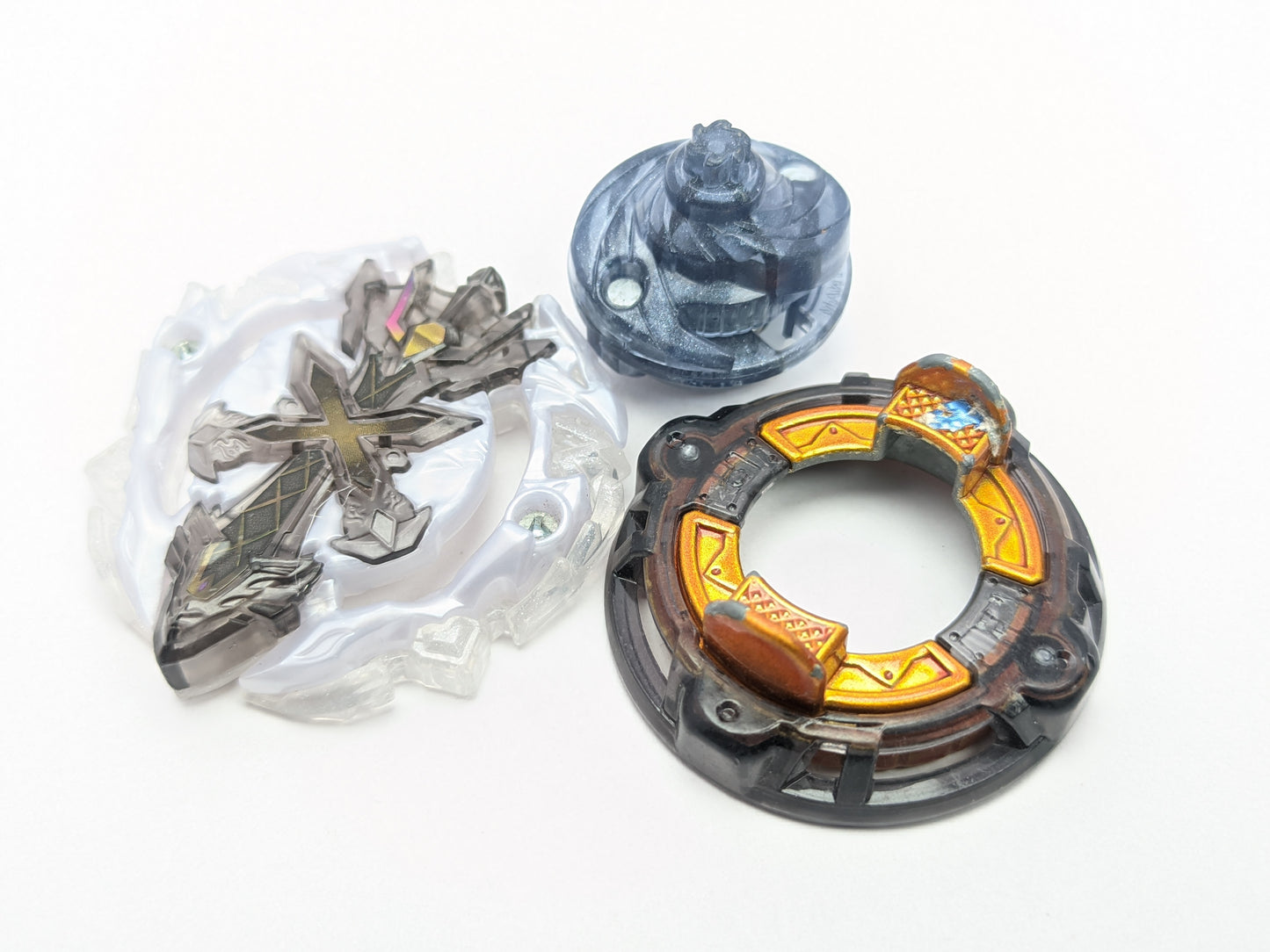 Takaratomy White Xeno Xcalius [Rare] Beyblade Burst - Red Eye Merch