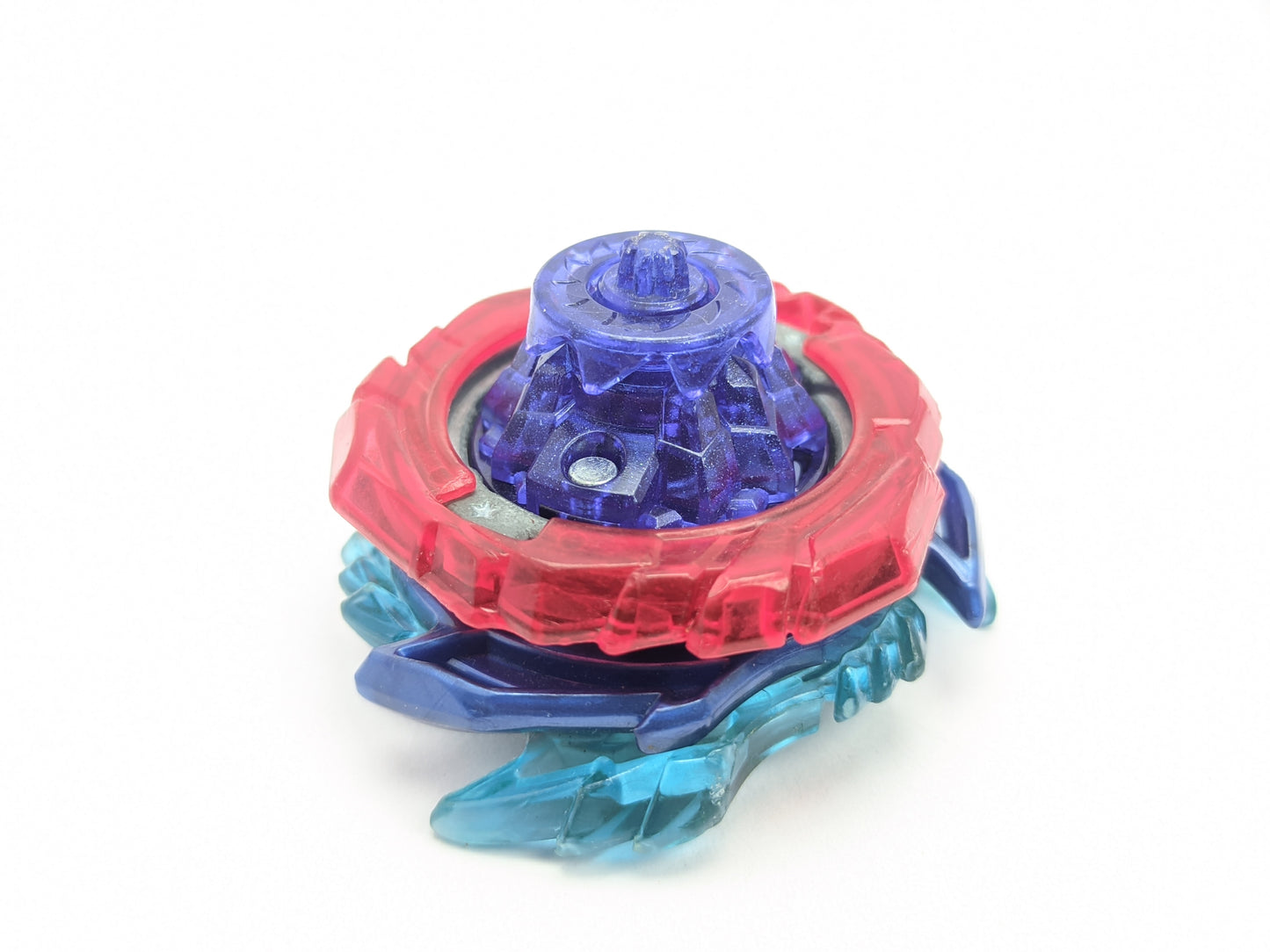 Takaratomy Genesis Valtryek - Beyblade Burst - Red Eye Merch