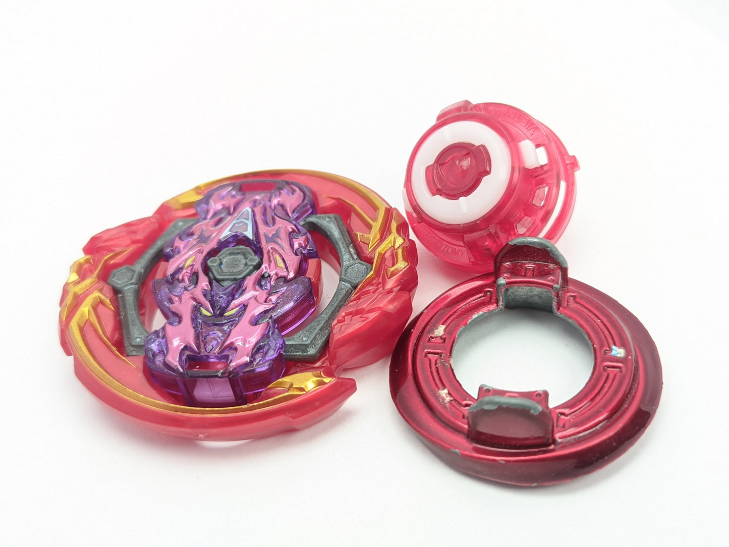 Takaratomy Grand Ashura - Beyblade Burst - Red Eye Merch