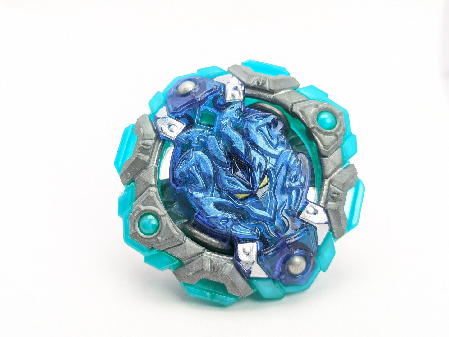 Takaratomy Orb Egis Outer Quest - Beyblade Burst - Red Eye Merch