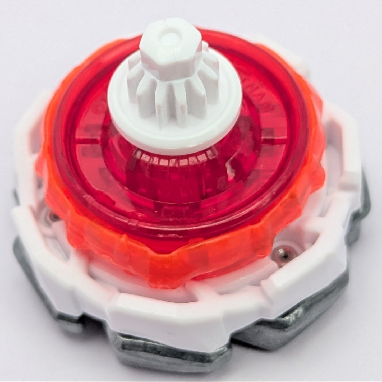 Takaratomy Leon Crest 9-80K [WHITE] Beyblade X Red Eye Merch