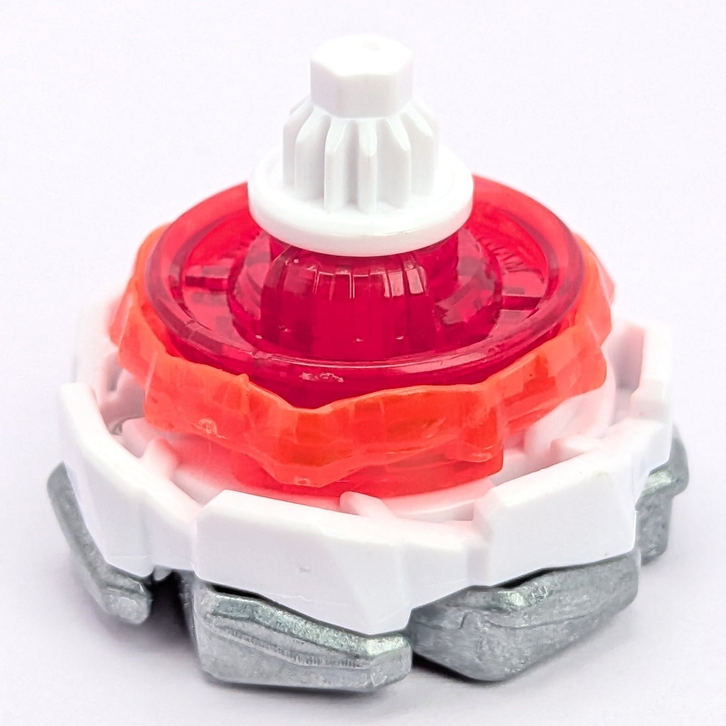 Takaratomy Leon Crest 9-80K [WHITE] Beyblade X Red Eye Merch