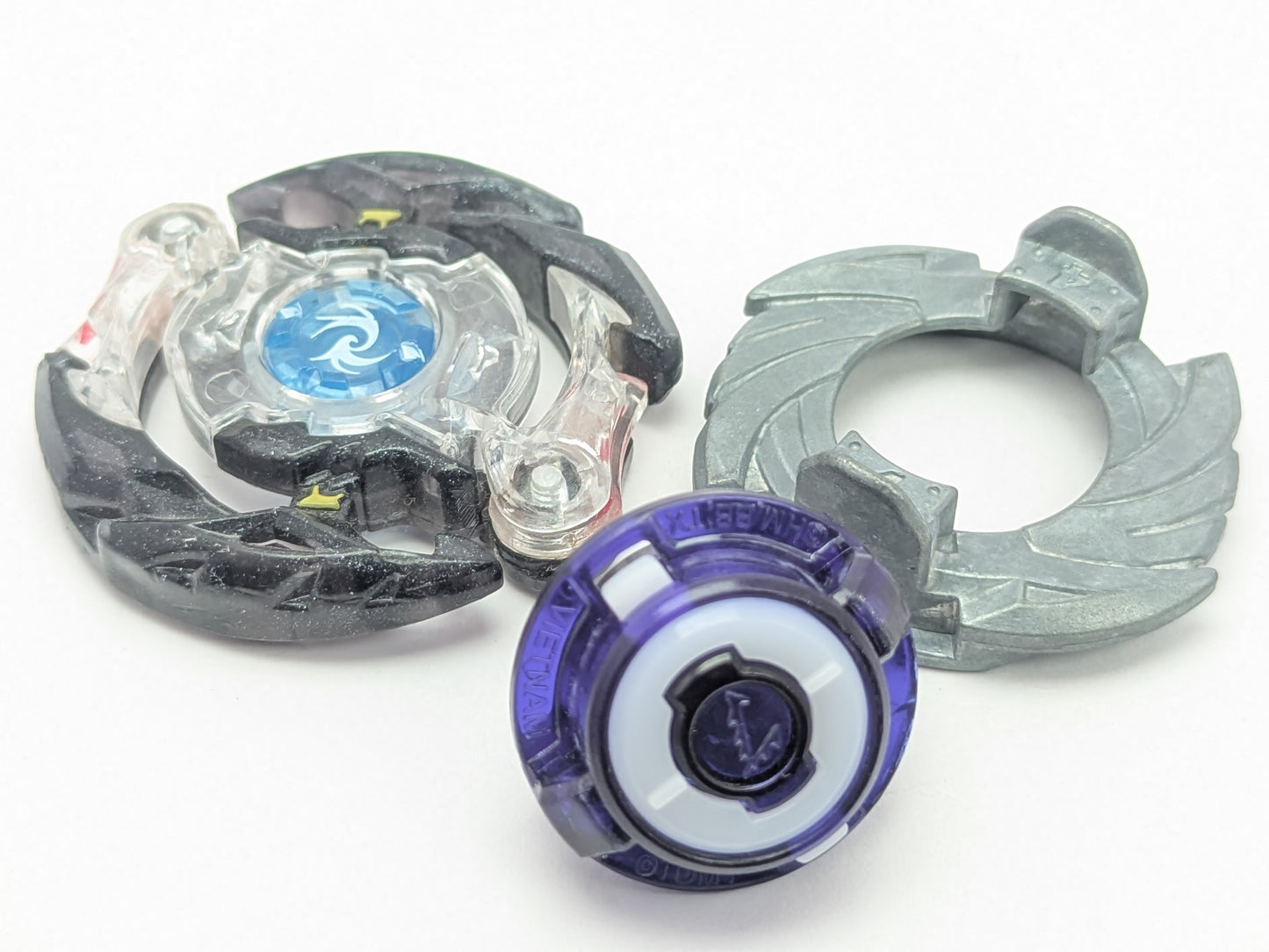 Takaratomy Berserk Roktavor [Black] Beyblade Burst - Red Eye Merch