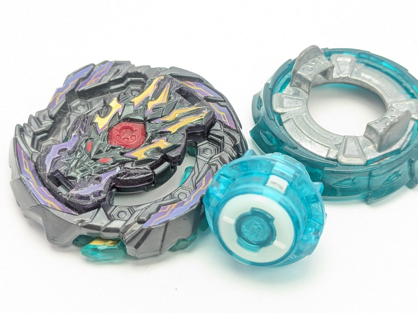 Takaratomy Dread Bahamut - Beyblade Burst - Red Eye Merch