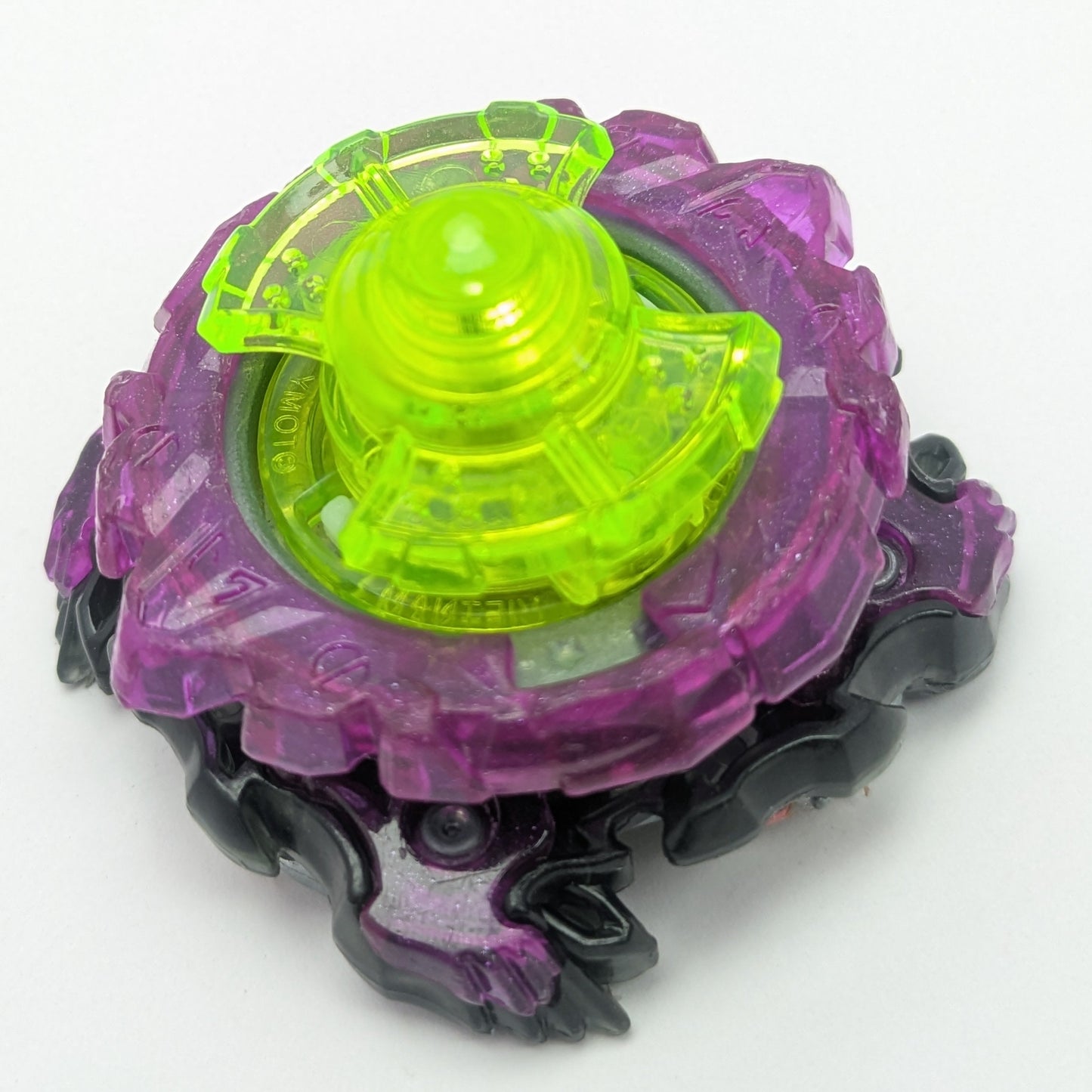 Takaratomy Brutal Luinor Black Beyblade Burst - Red Eye Merch