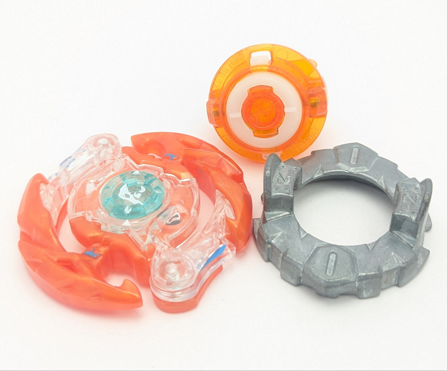 Takaratomy Berserk Roktavor R3 - Beyblade Burst - Red Eye Merch