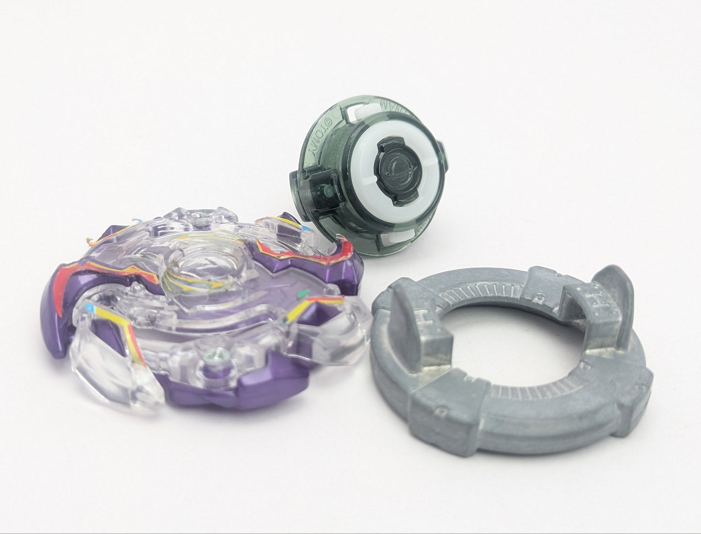 Takaratomy Wild Wyvern Beyblade Burst - Red Eye Merch