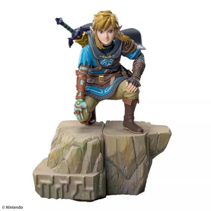 The Legend of Zelda Tears of the Kingdom FIGURIZMα Link Figure SEGA (Pic3) Red eye merch