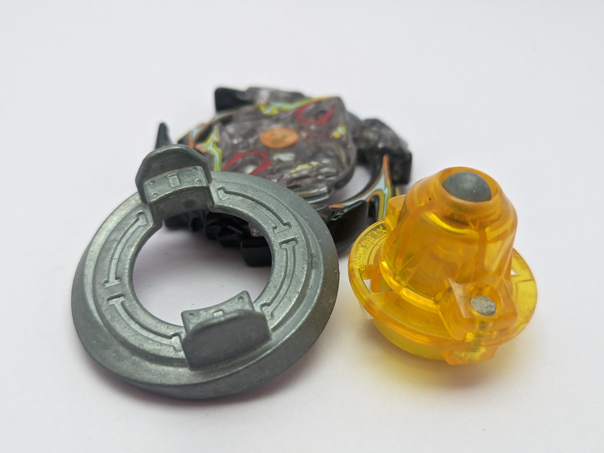 Zillion Zues (3) Beyblade Burst Red Eye Merch