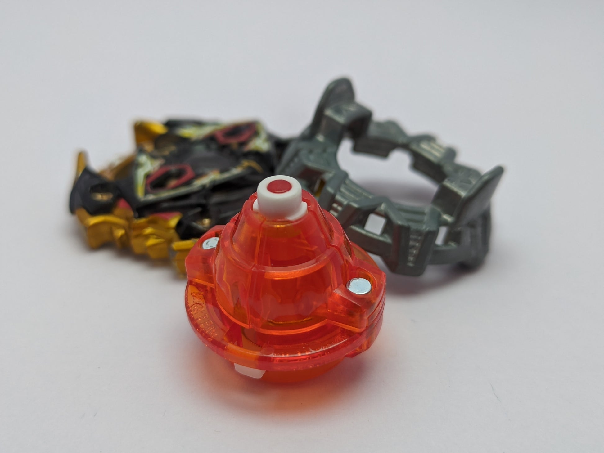 Zillion Zues Gold (3) Beyblade Burst Red Eye Merch